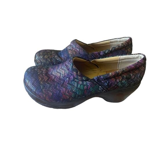 Nurse Mates Womens Multicolor Chevron Leather Slip On Bryer Clogs Size 9.5M - Picture 7 of 11